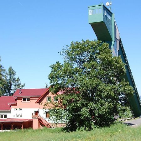 Penzion U Mustku Jiriho Rasky โตรยาโนวิตเซ ภายนอก รูปภาพ